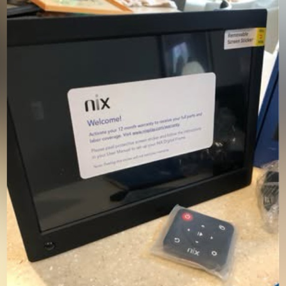 NIX Digital Photo Frame with Remote - Picture 3 of 6